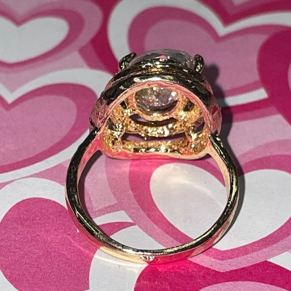 Gold Rhinestone Ring - Picture 4 of 10